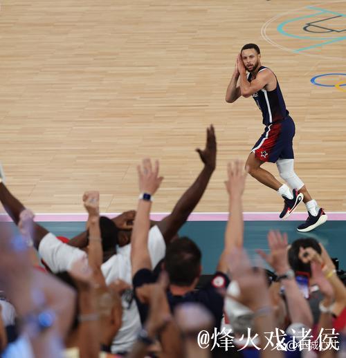 文班亚马25+7+9完胜库里 马刺逆转17分险胜勇士