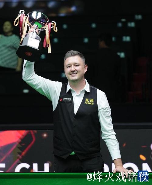 威尔逊力克卡特 十年后重夺斯诺克上海大师赛桂冠 威尔逊力克卡特 十年后重夺斯诺克上海大师赛桂冠